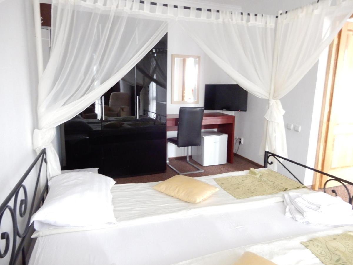 Rhc Royal Hotel Nagyvárad Kültér fotó