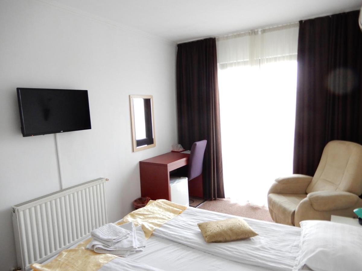 Rhc Royal Hotel Nagyvárad Kültér fotó