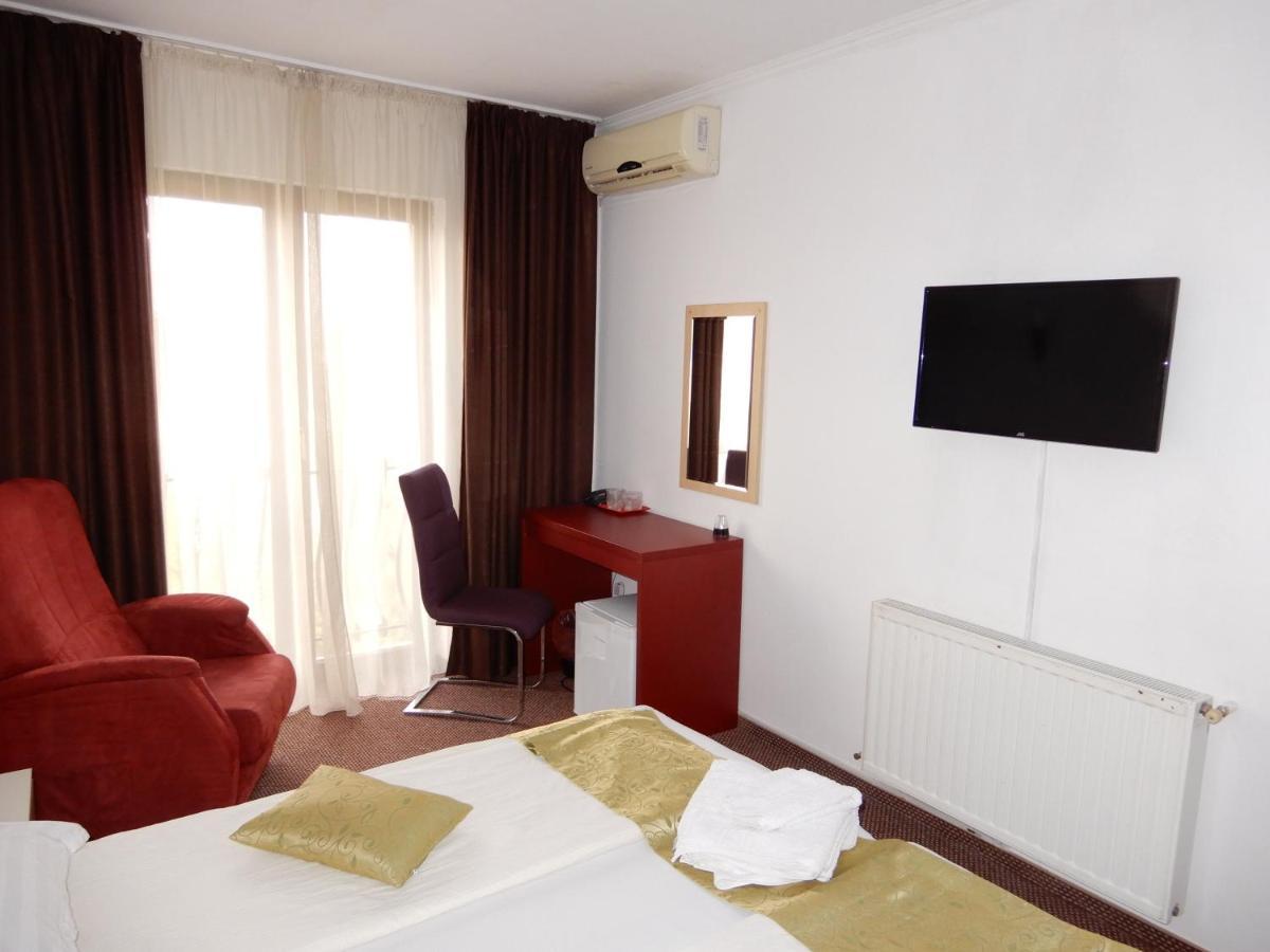 Rhc Royal Hotel Nagyvárad Kültér fotó