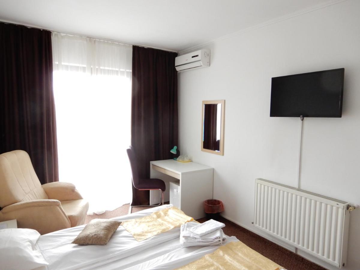 Rhc Royal Hotel Nagyvárad Kültér fotó