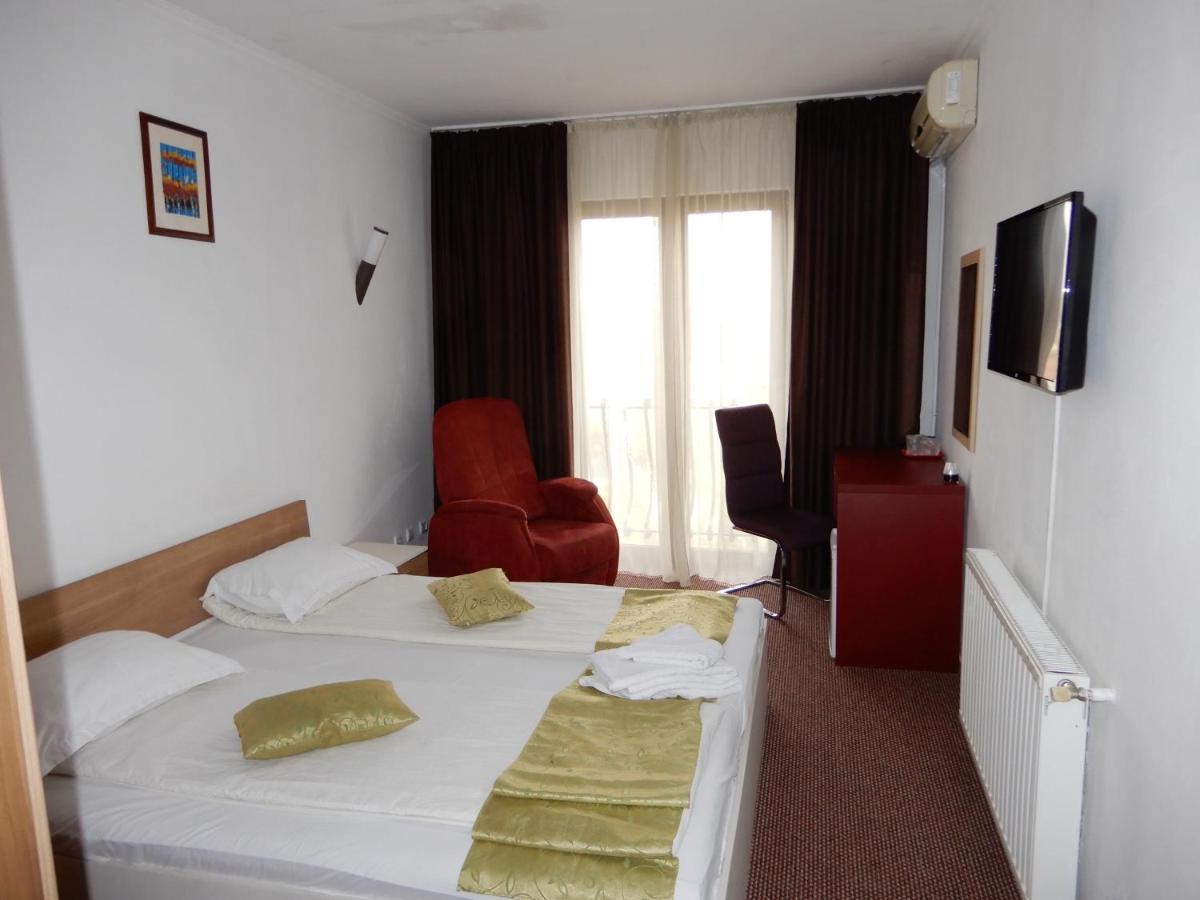Rhc Royal Hotel Nagyvárad Kültér fotó