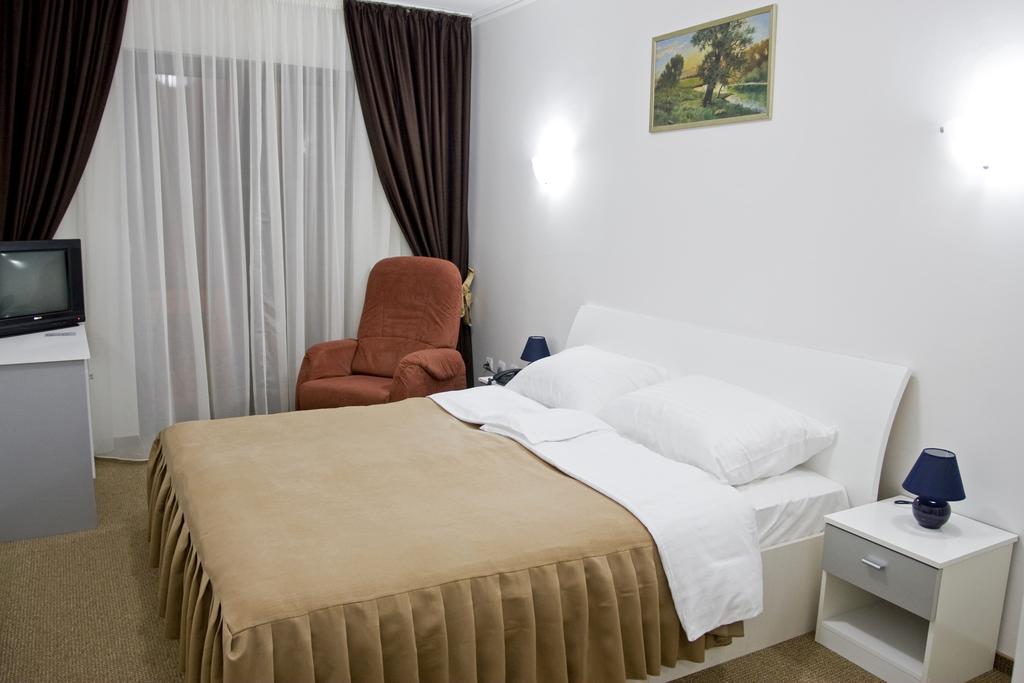 Rhc Royal Hotel Nagyvárad Kültér fotó
