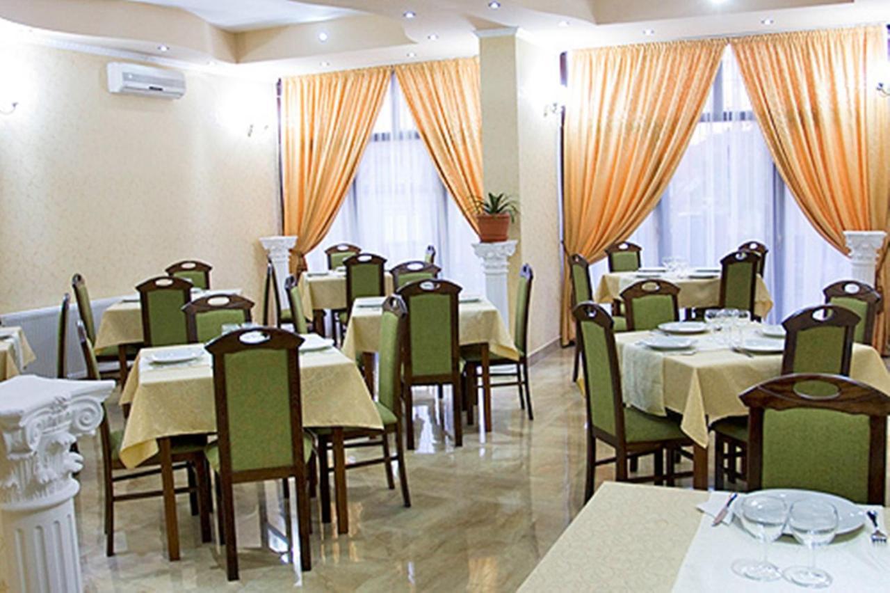 Rhc Royal Hotel Nagyvárad Kültér fotó