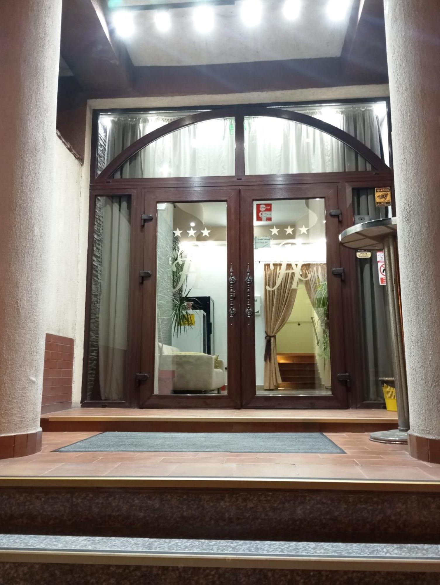 Rhc Royal Hotel Nagyvárad Kültér fotó