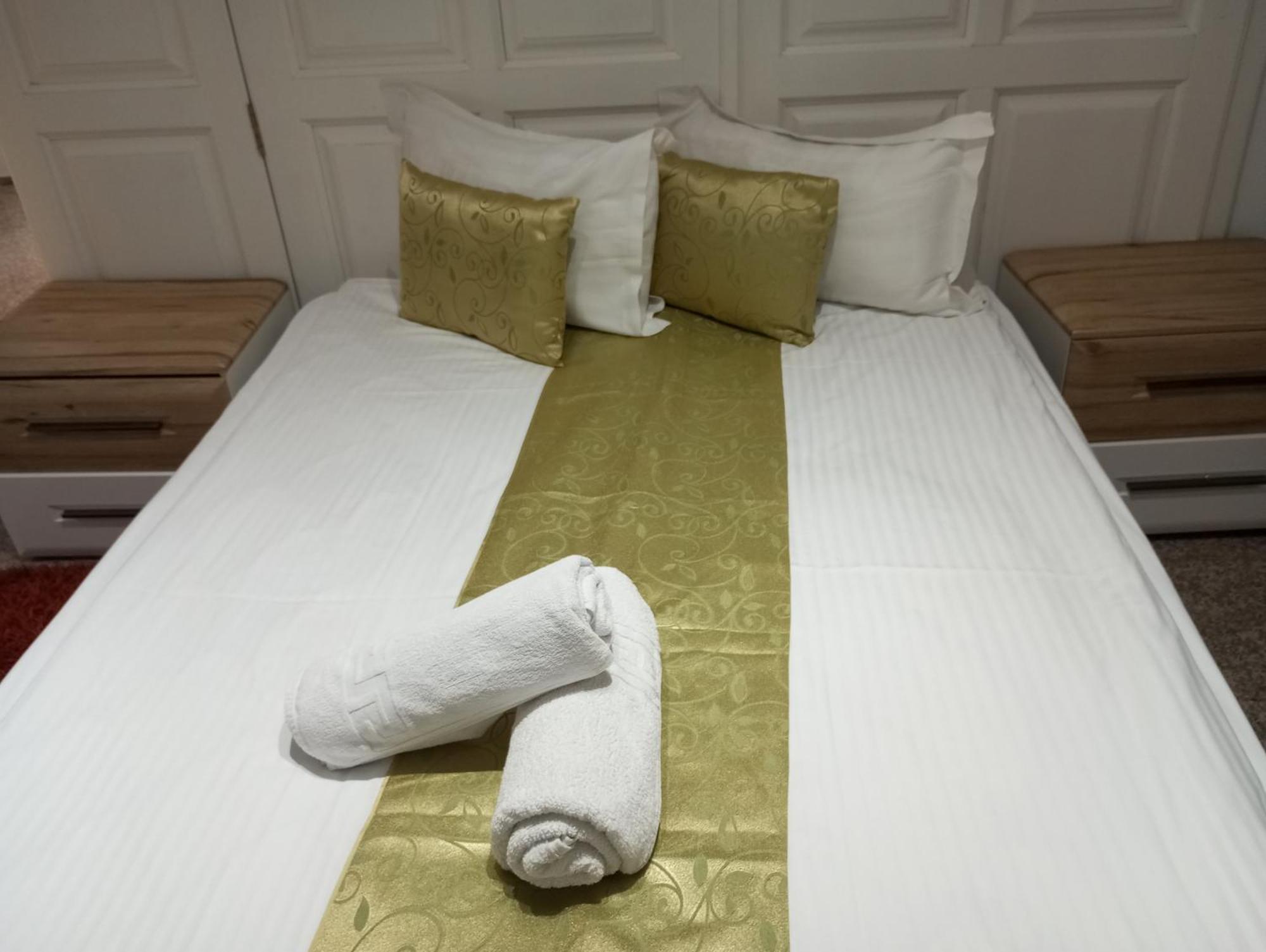 Rhc Royal Hotel Nagyvárad Kültér fotó
